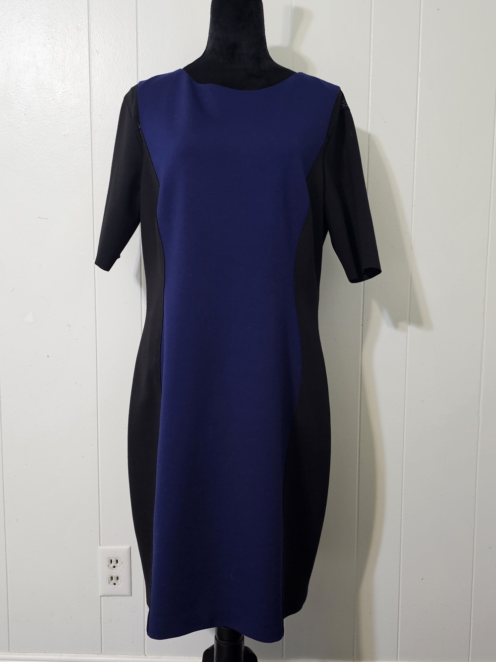 Tahari Sheath Dress Blue Black Colorblock Career Stretch Size 6 Midi